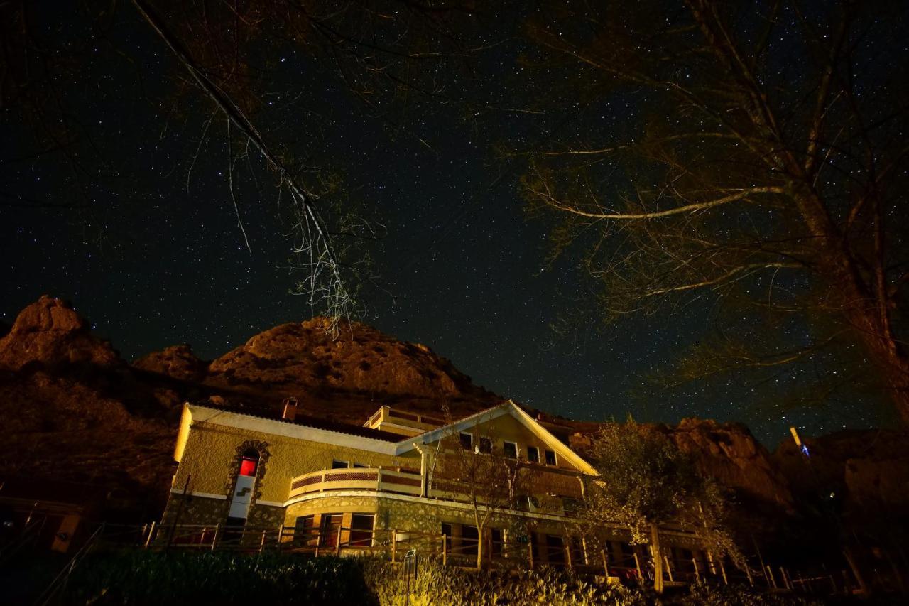 Albergue Santa Barbara Aliaga ภายนอก รูปภาพ